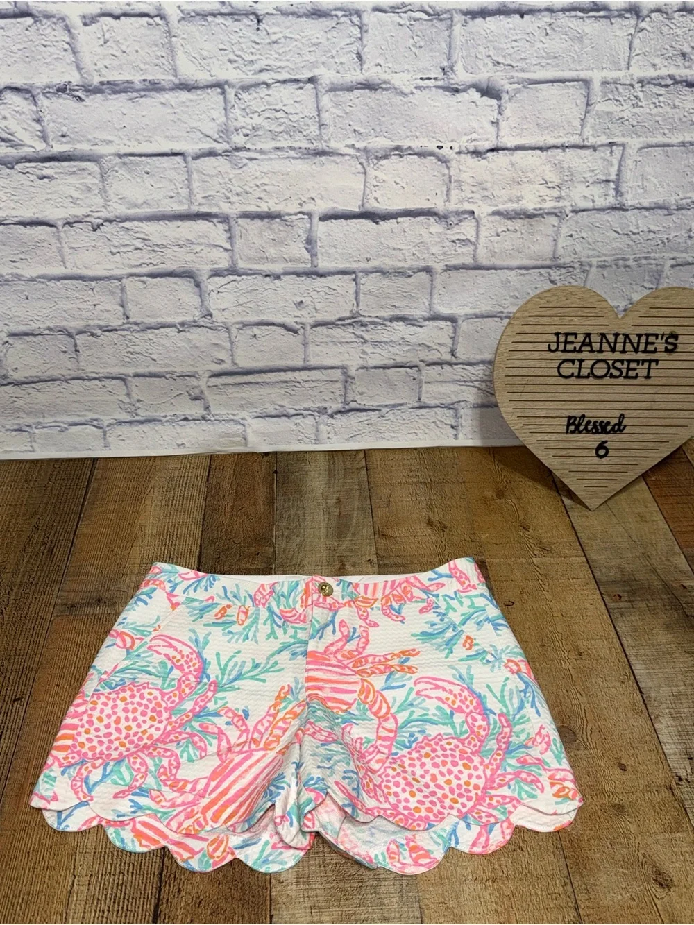 Lilly Pulitzer buttercup shorts getting steamy crab print NWOT 6